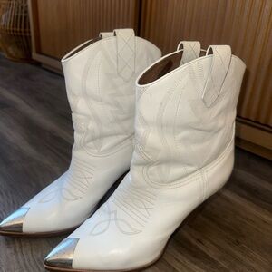 White Ankle Booties with Western Style and Pointed Toe